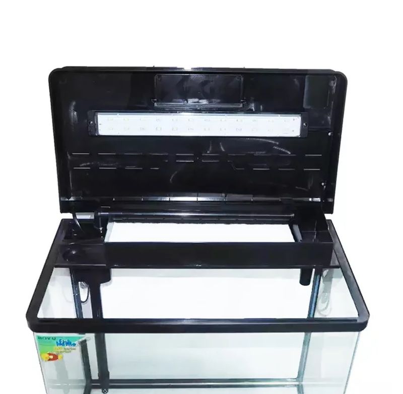 Foto-do-produto-Aquario-Curvo-Boyu-Ms320-20L-Preto-110V-no-petshop-online-da-Tudo-de-Bicho